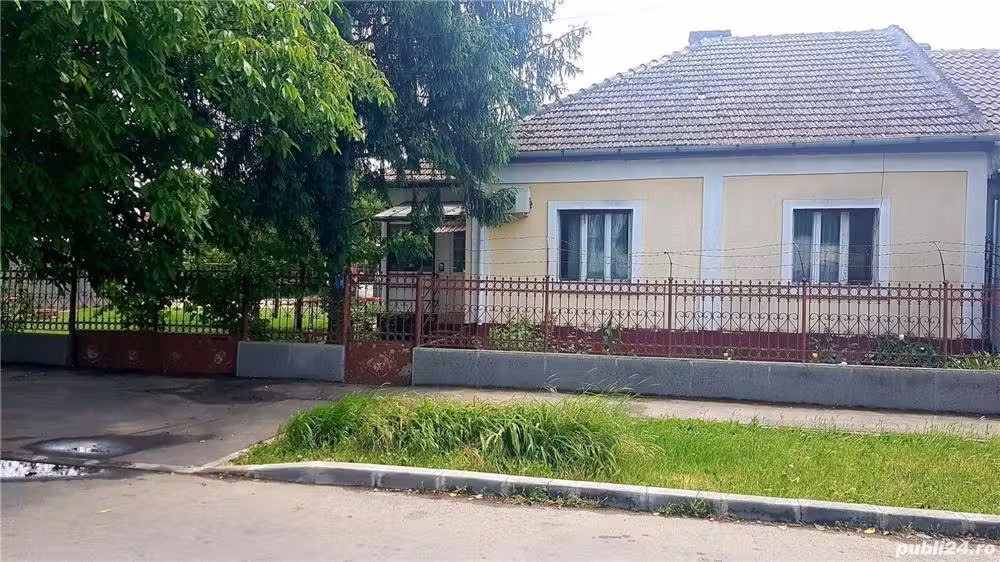 Vand casa zona Modern, Timisoara, amplasata pe un teren de 550 m patrati, 2 fronturi stradale