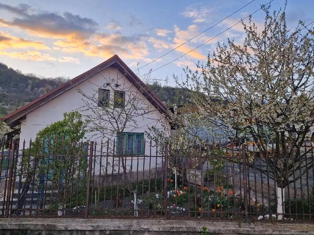 Vând casă cu teren în municipiul Vulcan