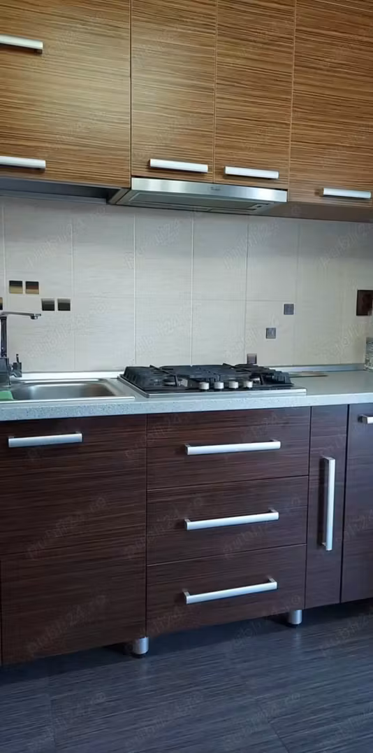 Apartament Floresti