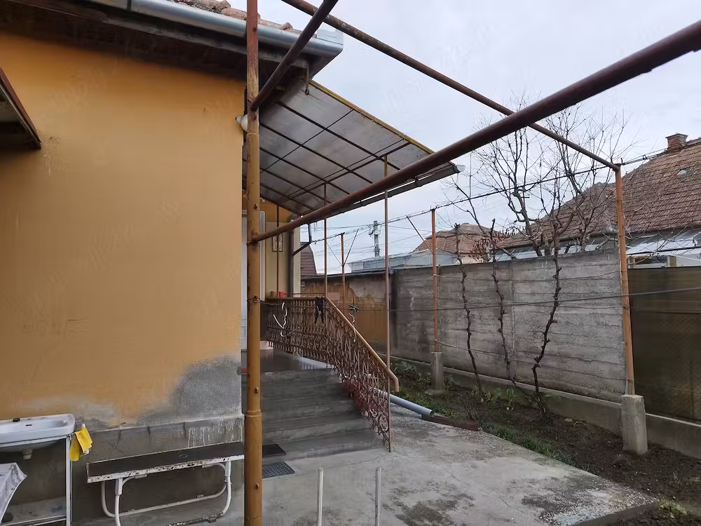 Casă de vânzare