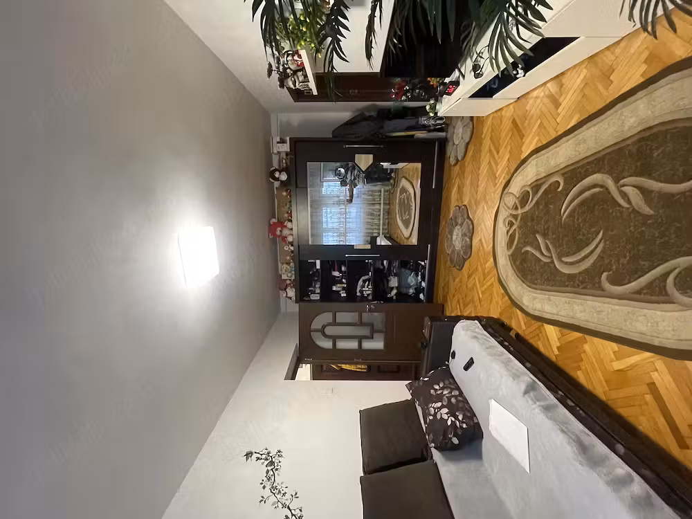 Vând apartament  2 camere cu privire la Bulevardul Iuliu Maniu
