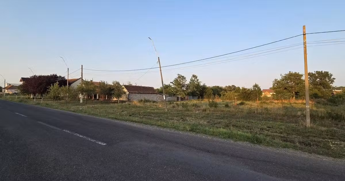 Teren Construcții intravilan de vânzare de 1600 mp, în Sacoșu Turcesc