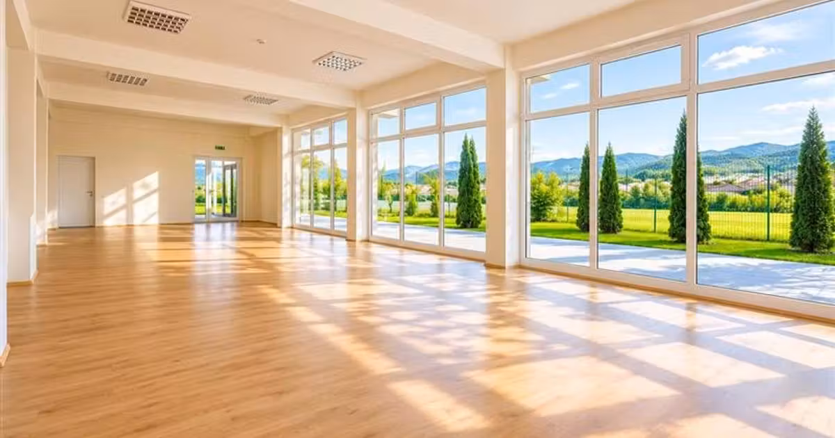 Spațiu comercial de vânzare de 564 mp, în zona Calea București, Brașov
