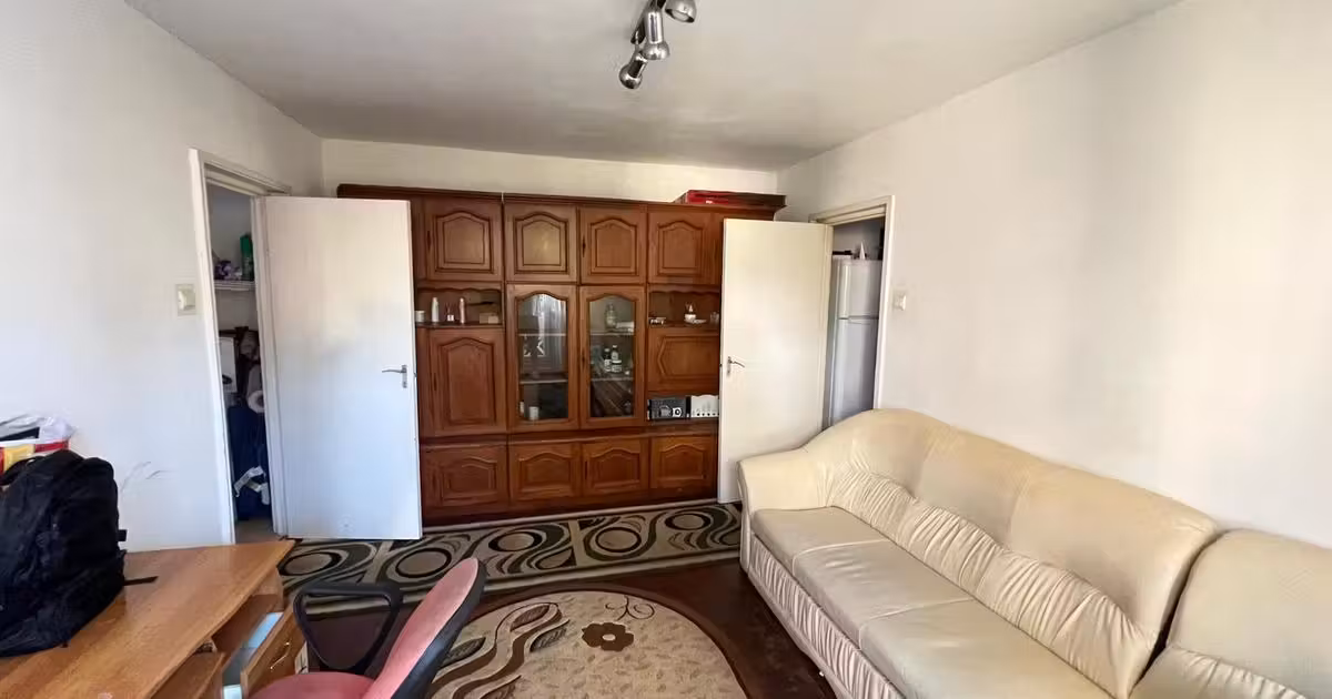 Apartament de vânzare cu 2 camere, mobilat în zona Florilor, Brașov