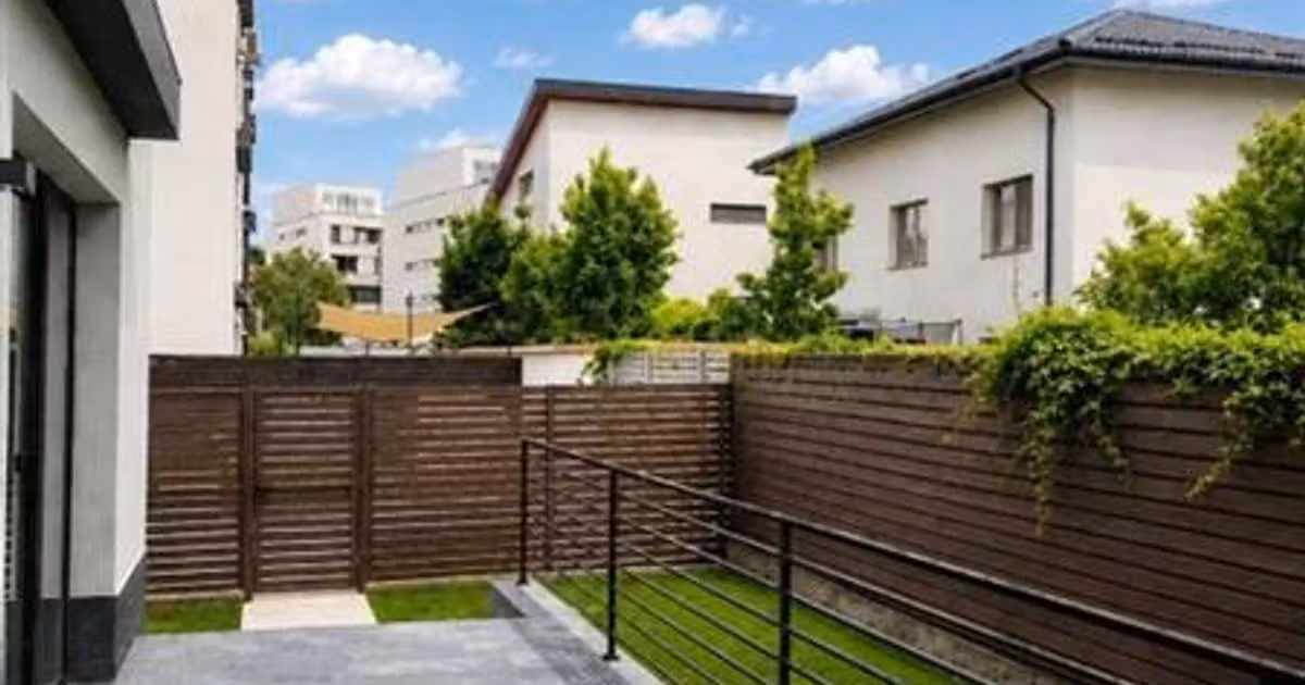 Apartament de vânzare cu 3 camere în zona Titan, Sector 3