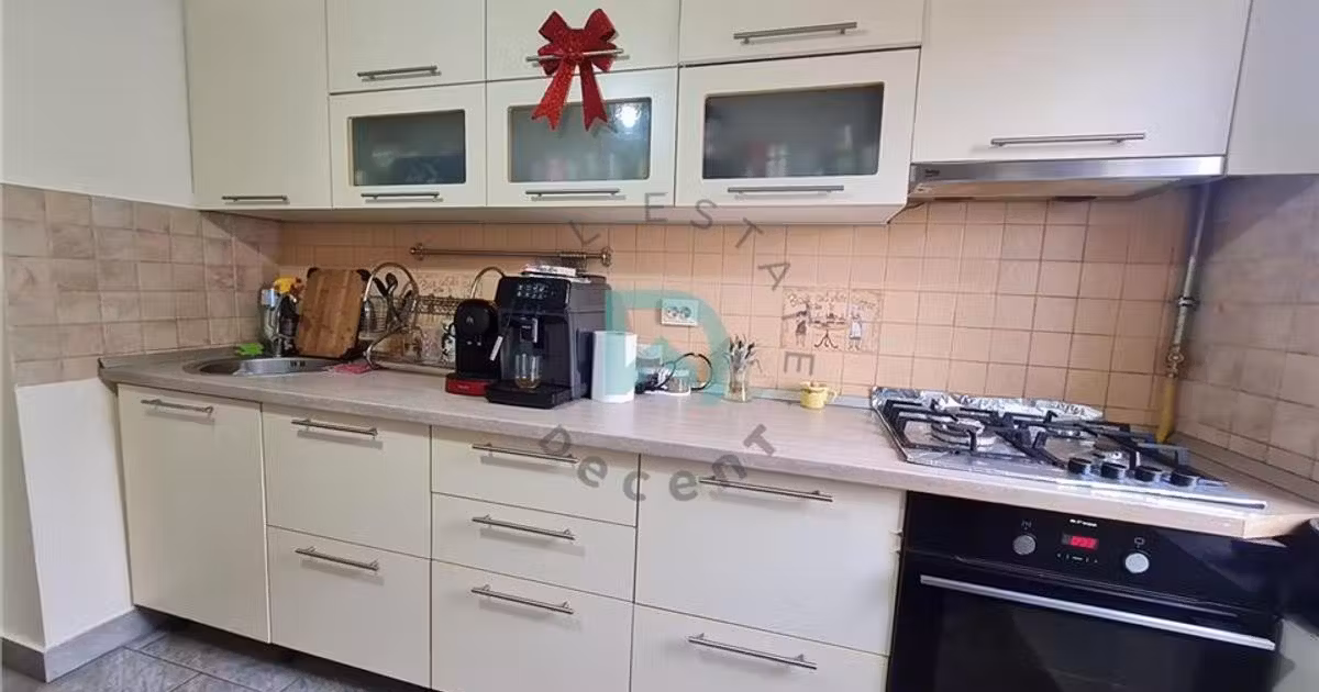 Apartament de vânzare cu 3 camere, mobilat în zona Craiter, Brașov
