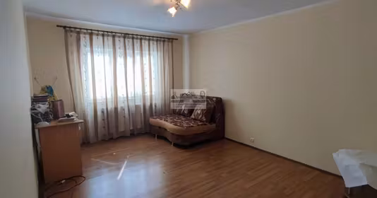 Apartament Est