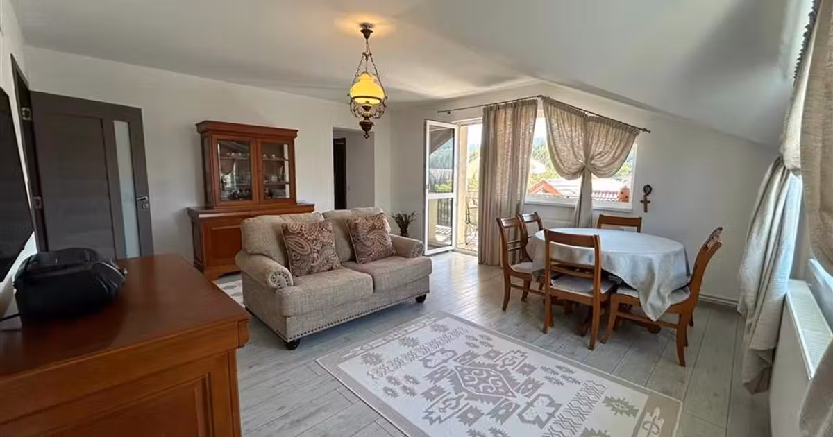 Apartament de vânzare cu 2 camere, mobilat în Cristian