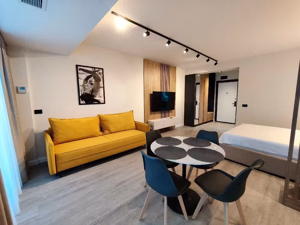 Persoana fizica vand studio prima linie la mare in complex exclusivist White Titanic