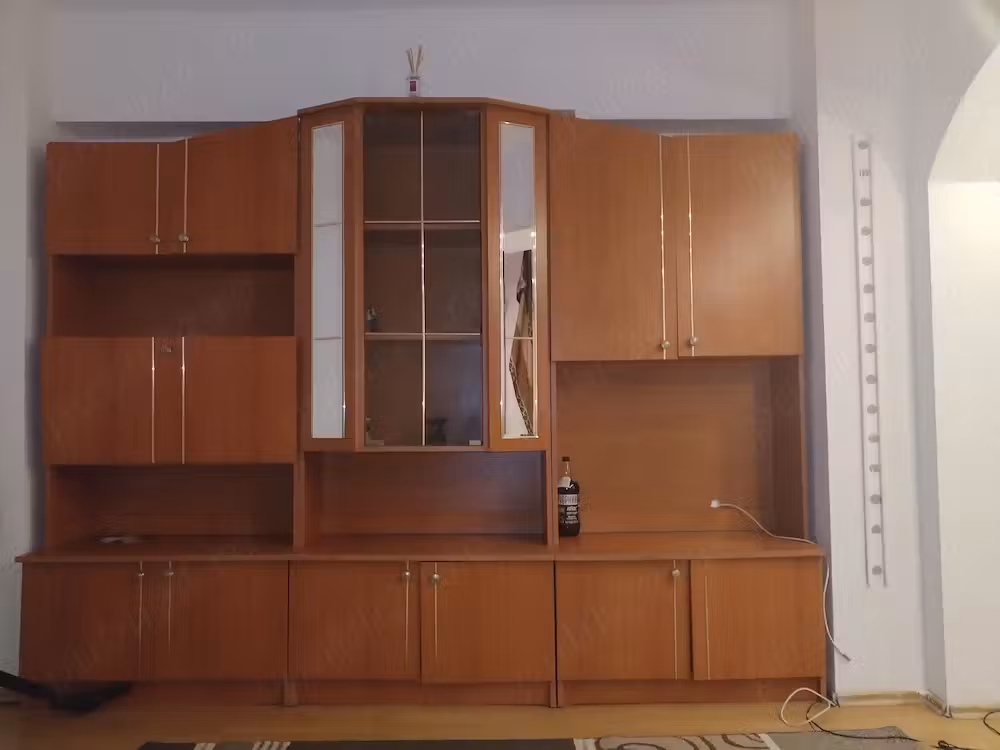 Inchiriere camera in apartament de doua camere