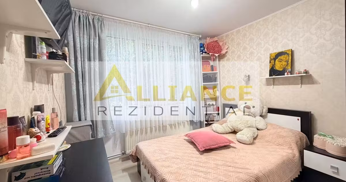 Apartament de vânzare cu 3 camere, mobilat în zona Berceni, Sector 4