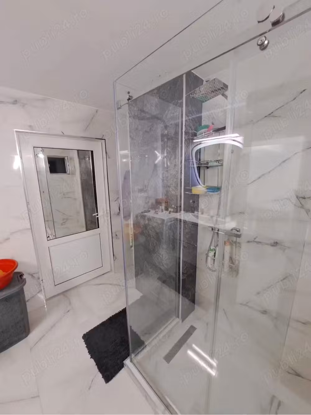 Vand apartament 3 camere