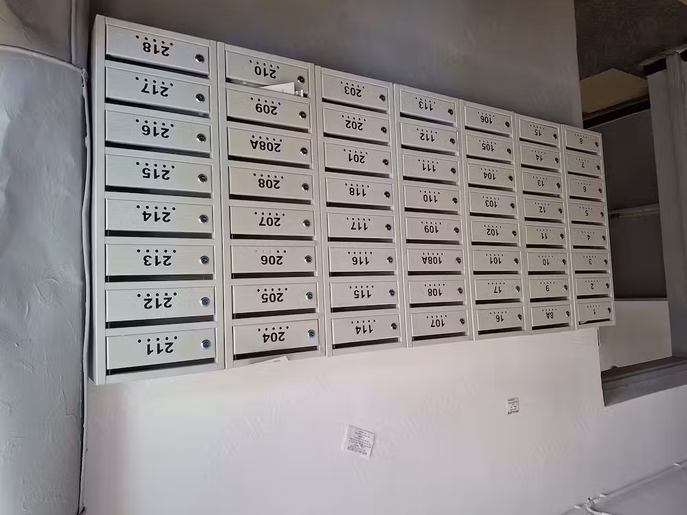 Vând garsonieră 25 mp,mobilată,baie,bucătărie et 2 din 4