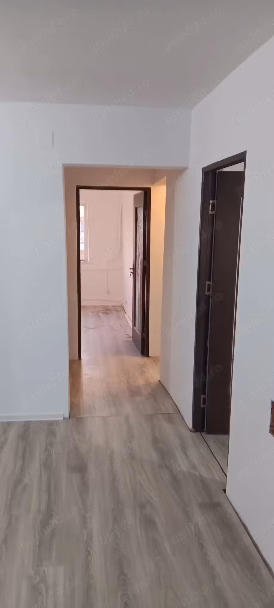 Apartament cu 3 camere decomandat de vânzare , fără intermediari