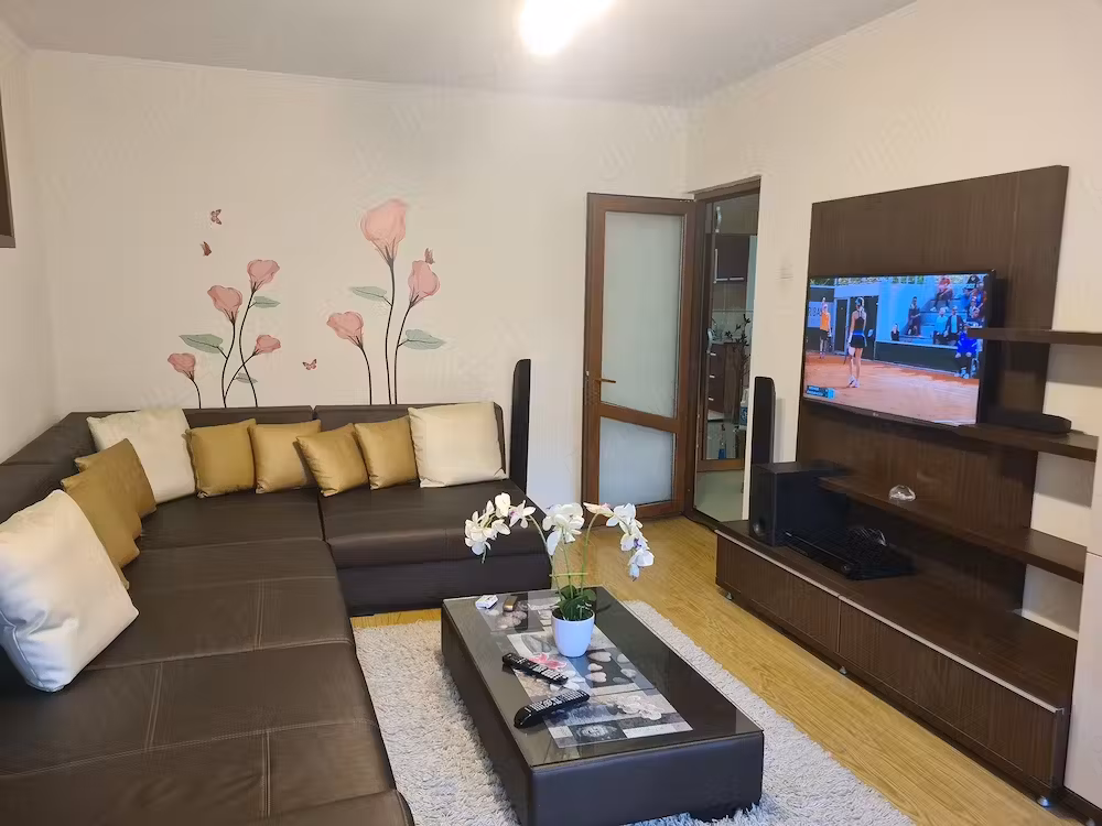 Inchiriez apartament cu 3 camere in c5