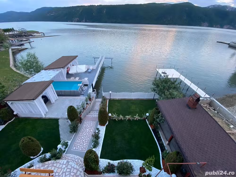 Vând Vila -Casa de Vacanta în  Clisura Dunarii