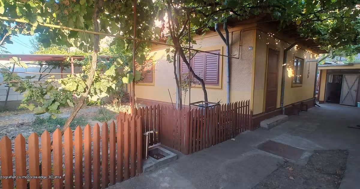 Casă individuală de vânzare cu 4 camere în zona Inel II, Constanța