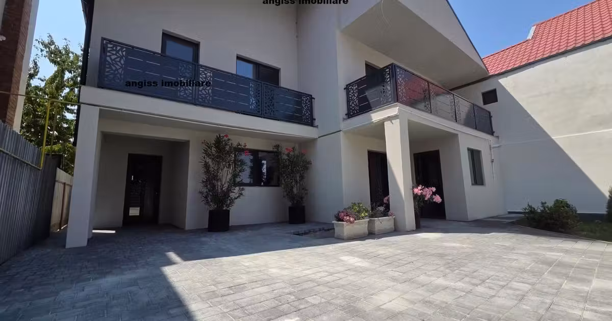 Casă de vânzare cu 7 camere în Tulcea