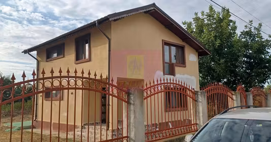 Casă Săbăreni