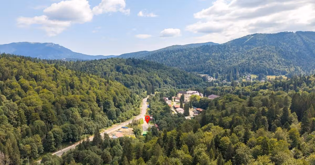 Teren intravilan de vânzare de 2180 mp, în Predeal