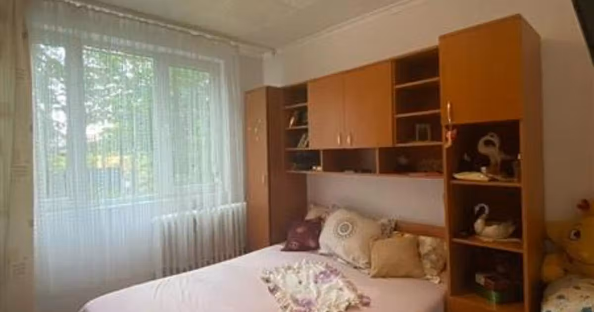 Apartament de vânzare cu 3 camere, mobilat în zona Berceni, Sector 4