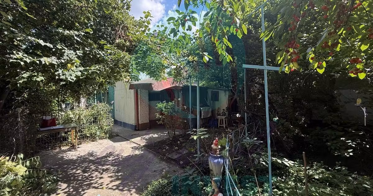 Casă individuală de vânzare cu 2 camere în zona Pache Protopopescu, Sector 2