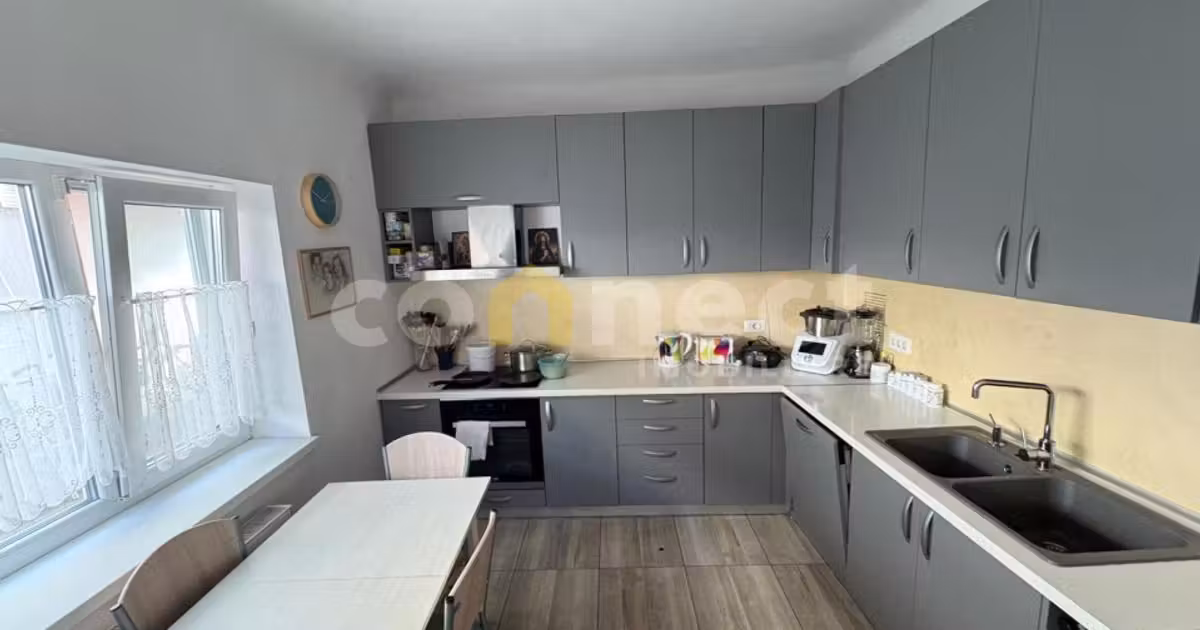 Casă de vânzare cu 4 camere, mobilată în zona Central, Cluj-Napoca