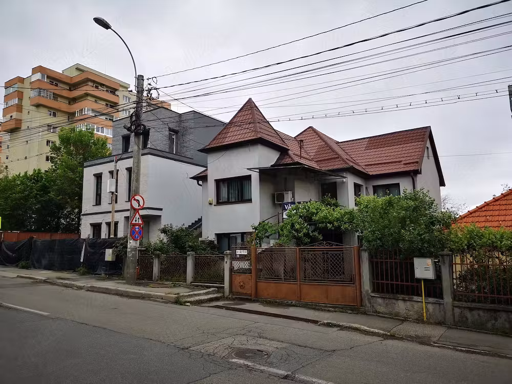Vand casa pe strada Meteor, cartier Zorilor