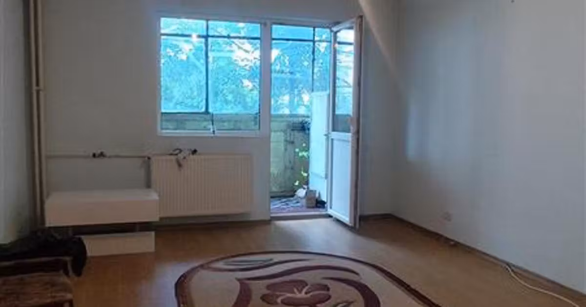 Apartament de vânzare cu 2 camere în zona Vest, Ploiești