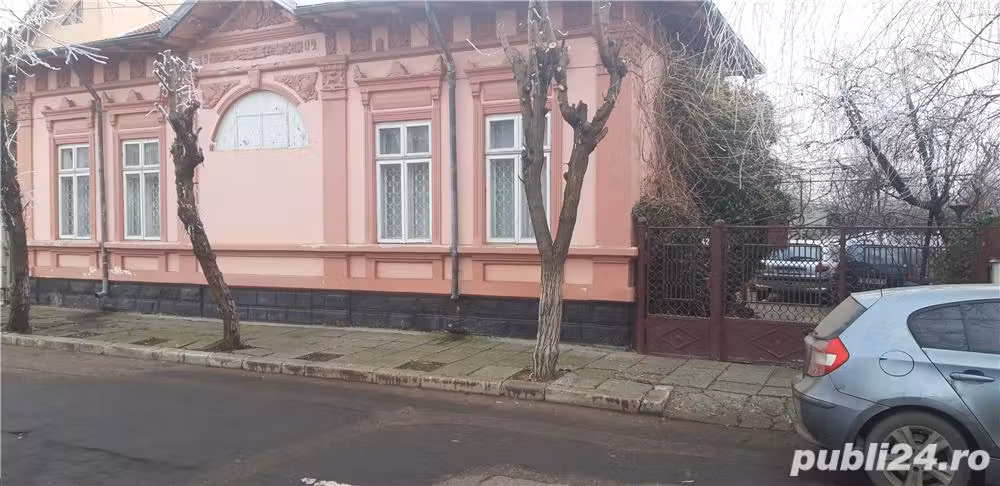 Casa   teren suprafata mare zona Hasdeu