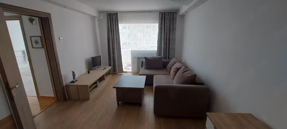 Inchiriere apartament 2 camere zona Titan, 8 10 decomandat, renovat, mobilat complet
