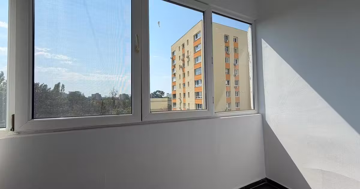 Apartament de vânzare cu 3 camere în zona Titan, Sector 3
