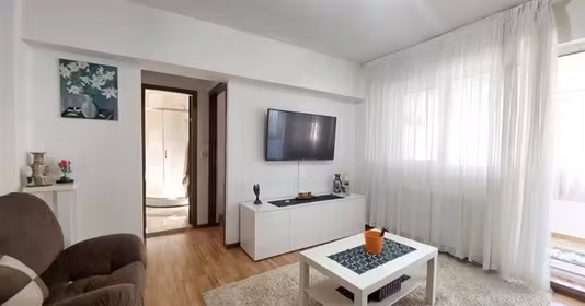 Apartament Balta Albă