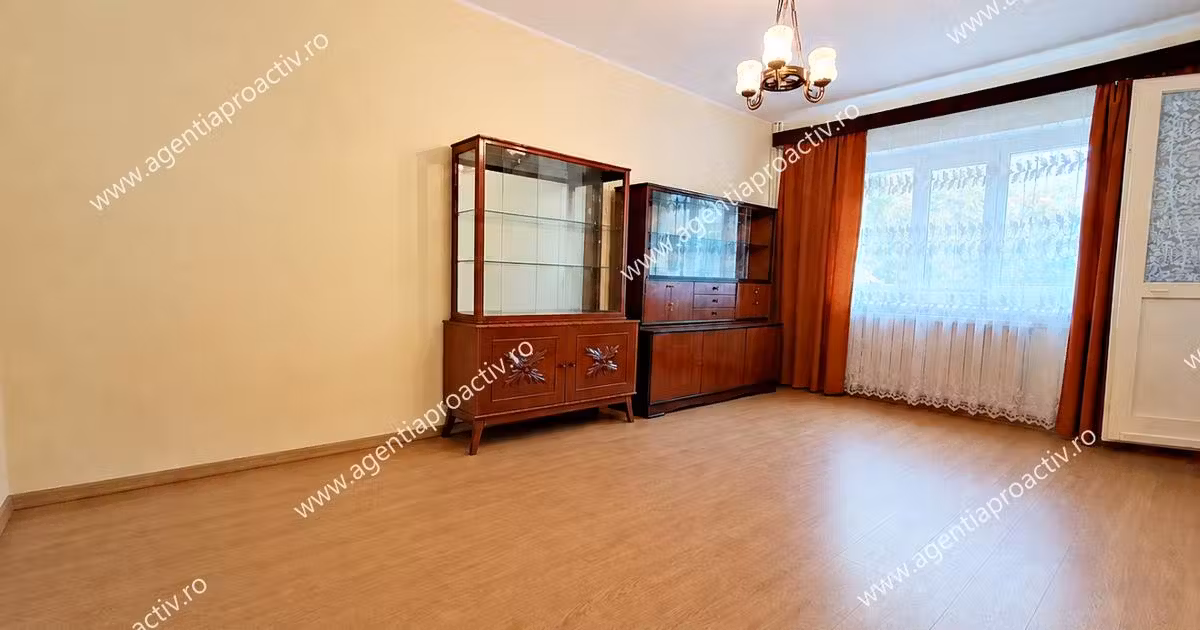 Apartament de vânzare cu 2 camere în zona Mazepa 2, Galați
