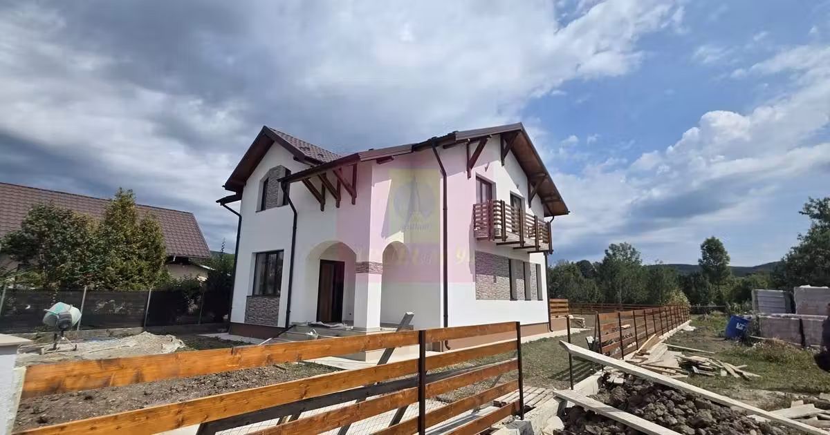 Casă individuală de vânzare cu 4 camere în Brebu