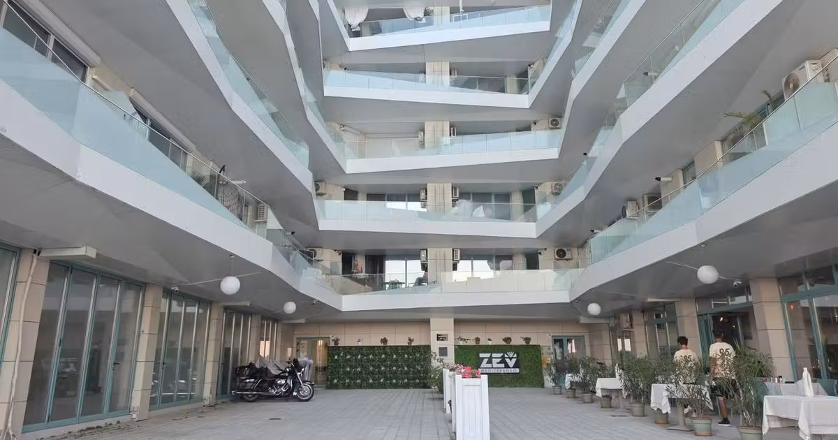 Apartament de vânzare cu 2 camere, mobilat în zona Nord, Constanța
