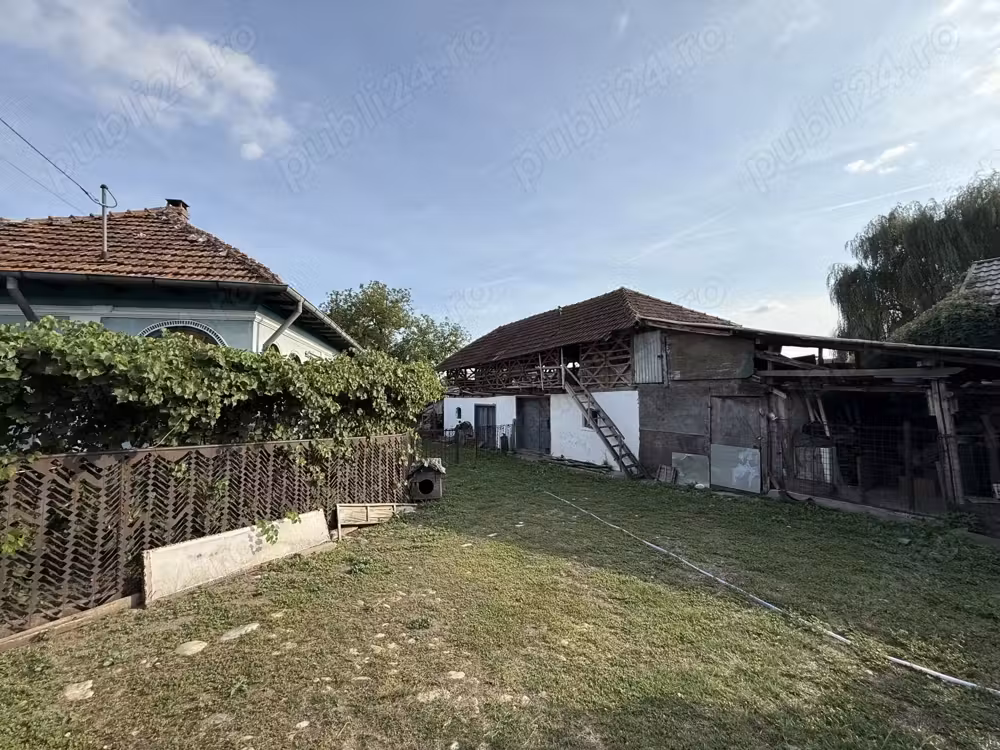 Casă · 5 camere · 72 m², Bunesti (Malureni), Curtea de Argeș