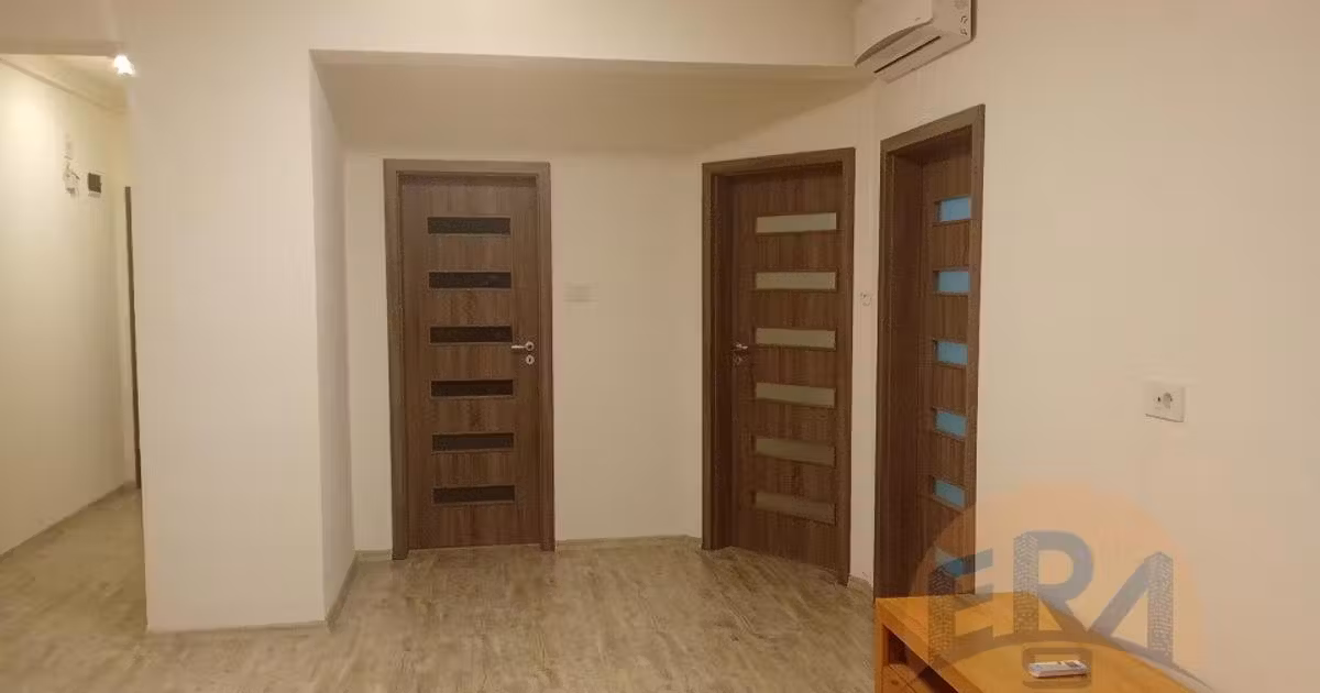 Apartament de vânzare cu 3 camere în Sântandrei