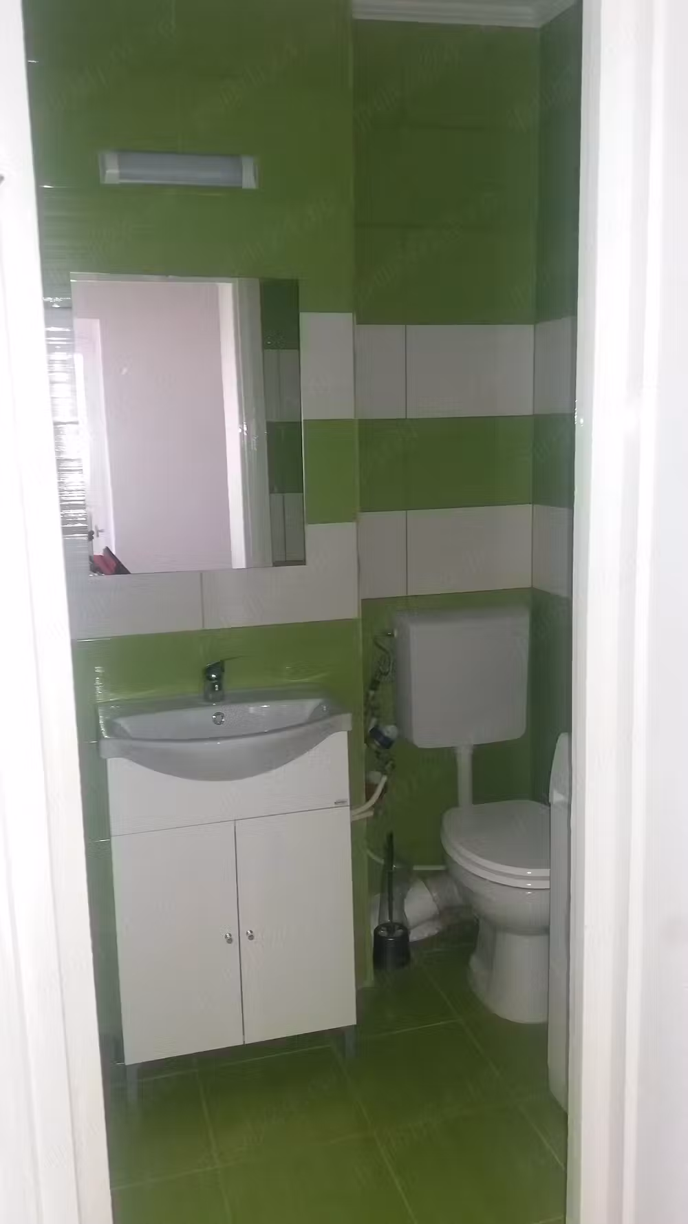 Inchiriez apartament 2 camere, decomandat, pe Calea Romanilor-Arad