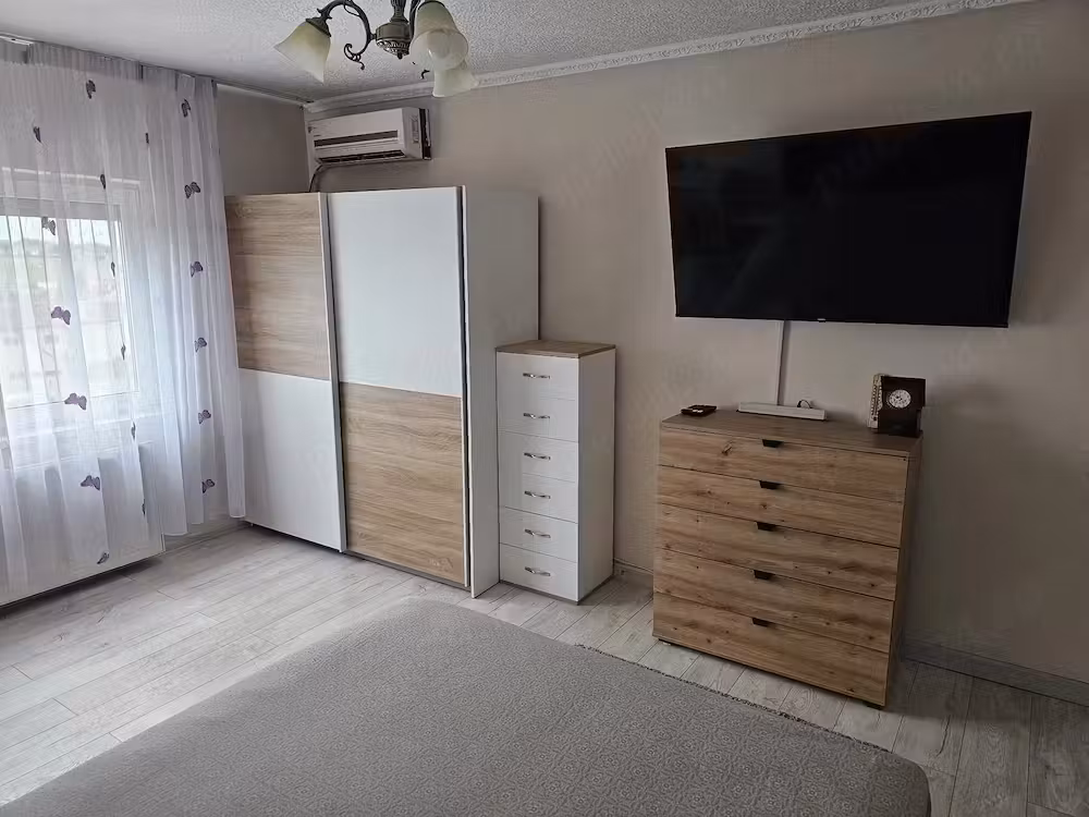 Ofer spre închiriere garsonieră in Sânmartin, 30 mp, et. 4 din 4, 250 euro, Disponibilă din 1 Octomb