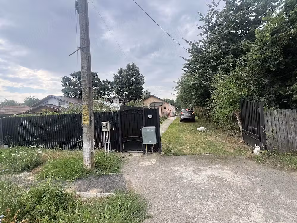 Casa vanzare cu teren