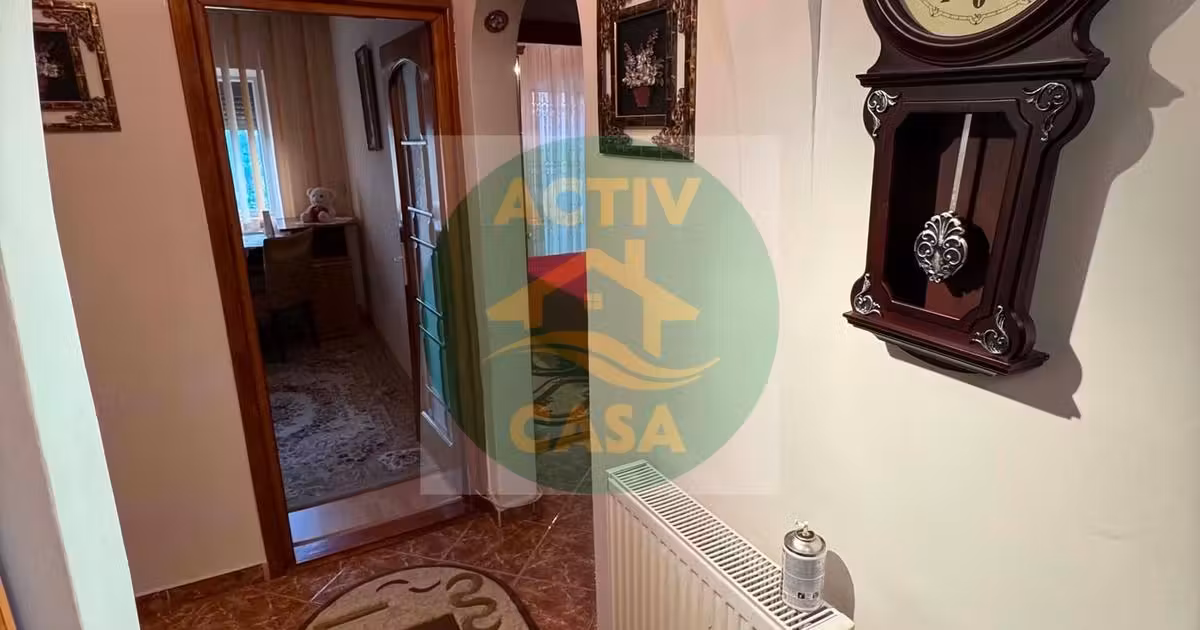 Apartament de vânzare cu 3 camere în Roman