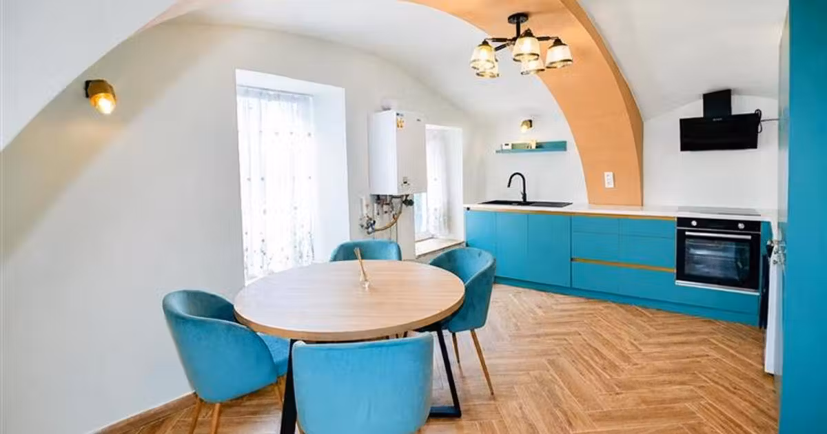 Apartament de vânzare cu 3 camere, mobilat în zona Centrul Istoric, Brașov