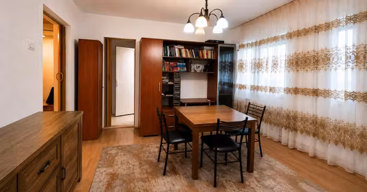 Apartament Titan
