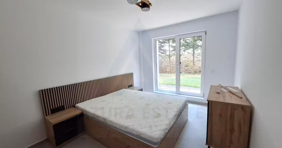 Apartament de vânzare cu 3 camere în Cristian
