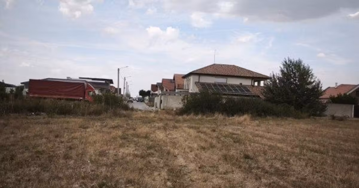Teren Construcții intravilan de vânzare de 2250 mp, în Sânmartin
