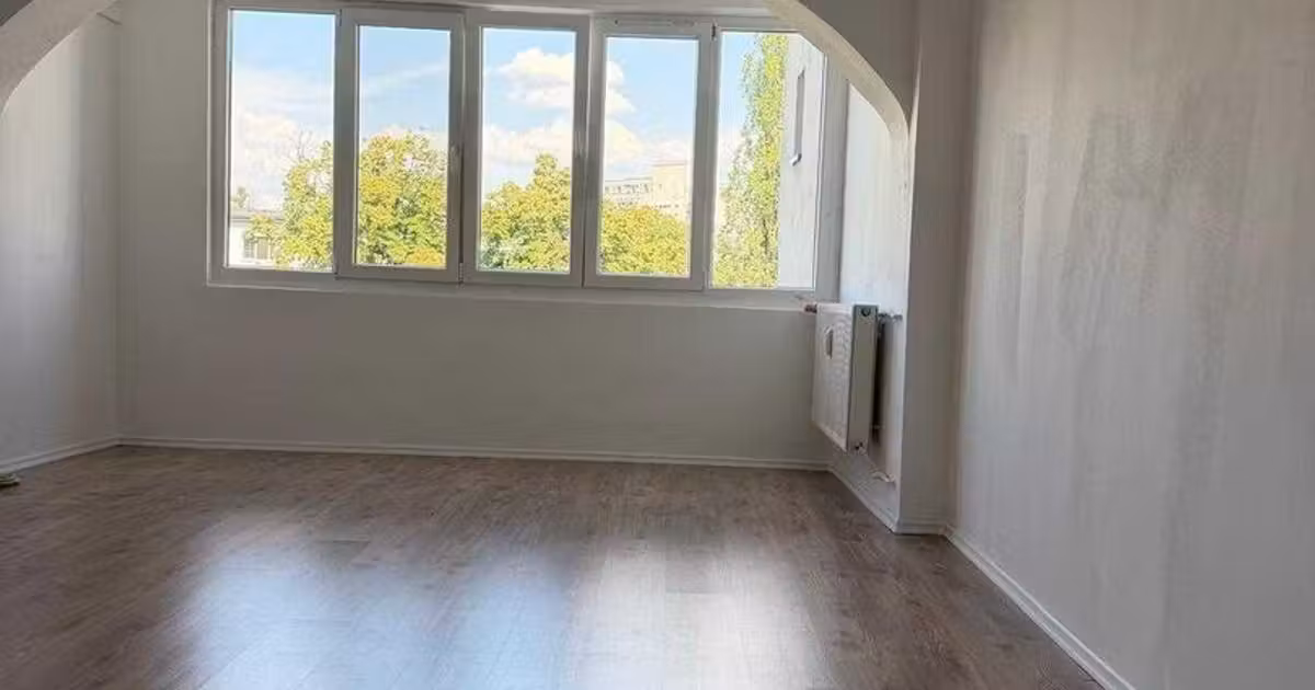 Apartament de vânzare cu 2 camere în zona Titan, Sector 3