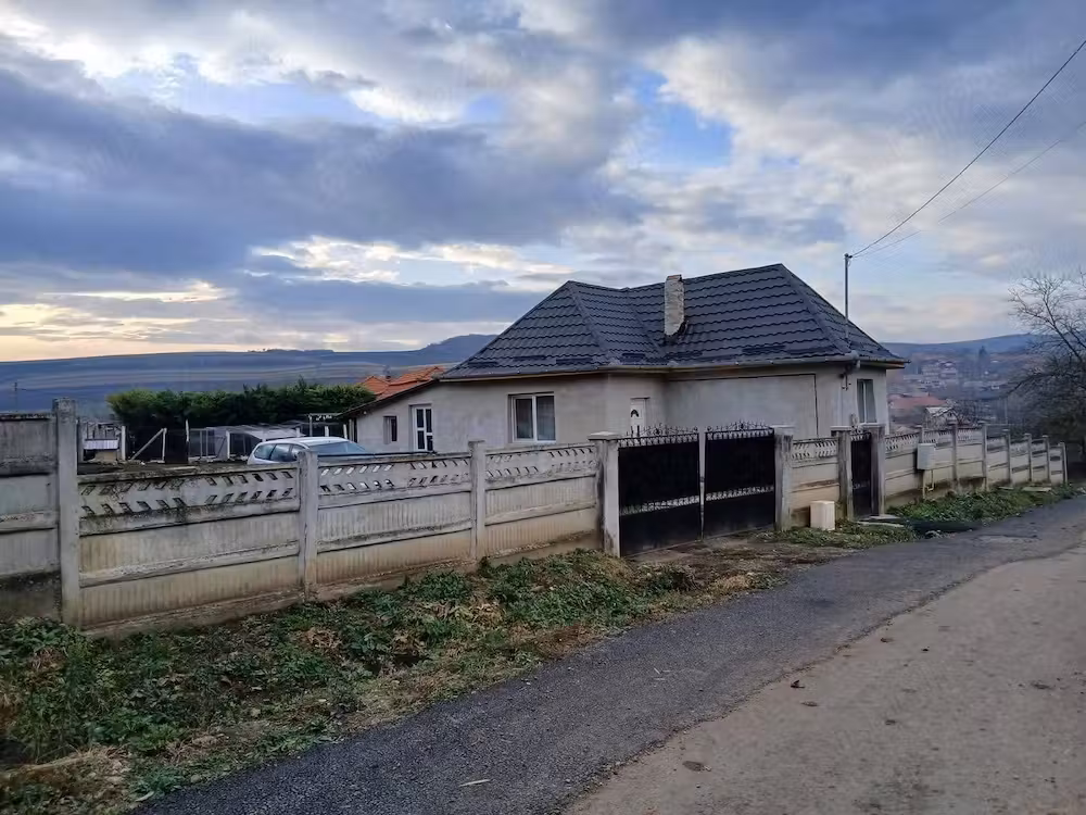Casă de vânzare