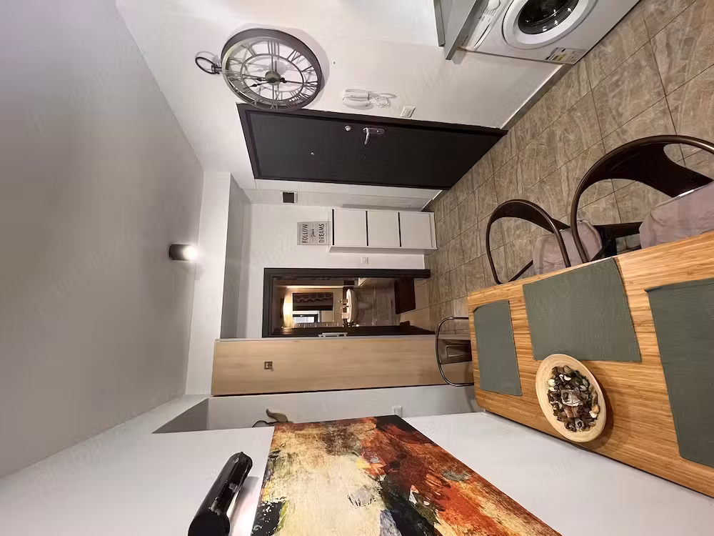 Apartament 2 camere decomandat, Otopeni central, mobilat + parcare inclusă