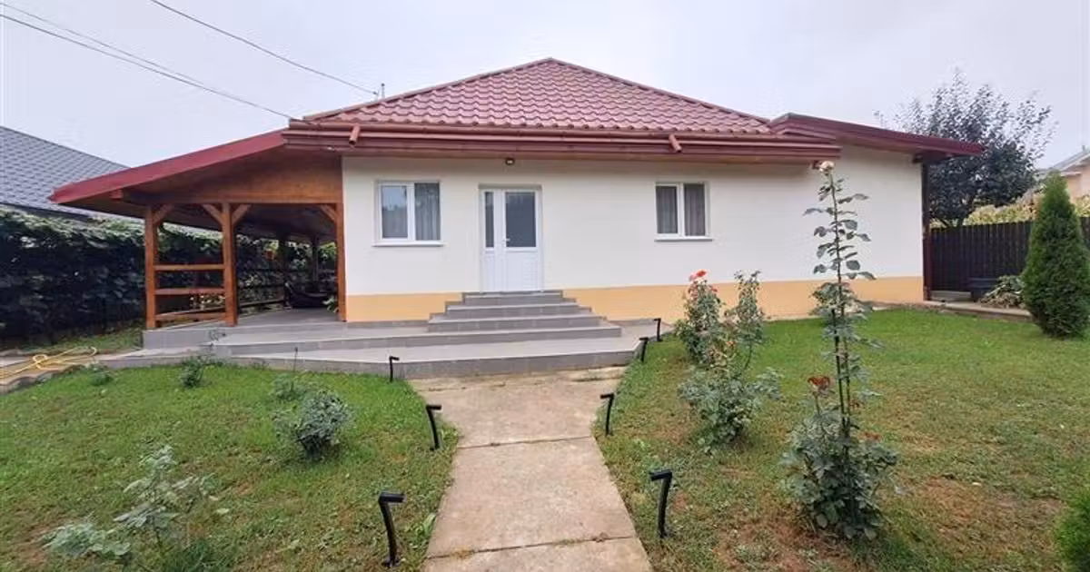 Casă de vânzare cu 4 camere, mobilată în zona 9 Mai, Bacău